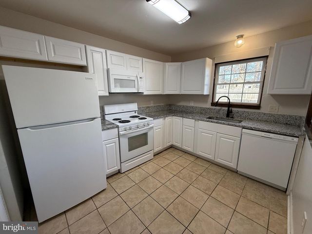 733 BELLOWS AVE, Fredericksburg, VA 22405