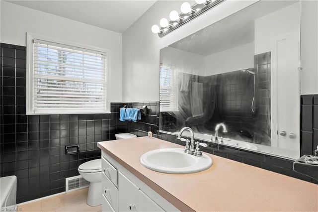 2750 Maplewood Avenue, Winston-salem, NC 27103