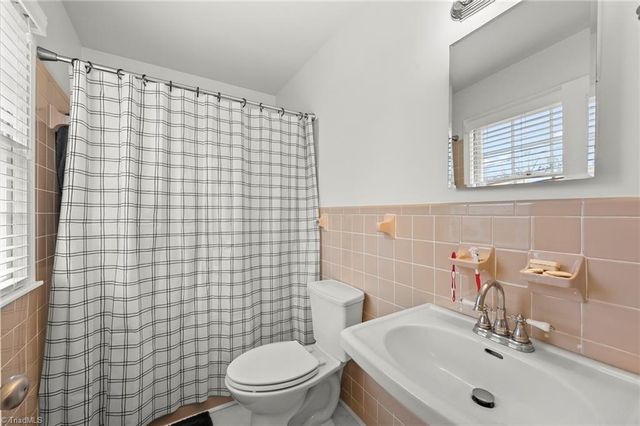 2750 Maplewood Avenue, Winston-salem, NC 27103