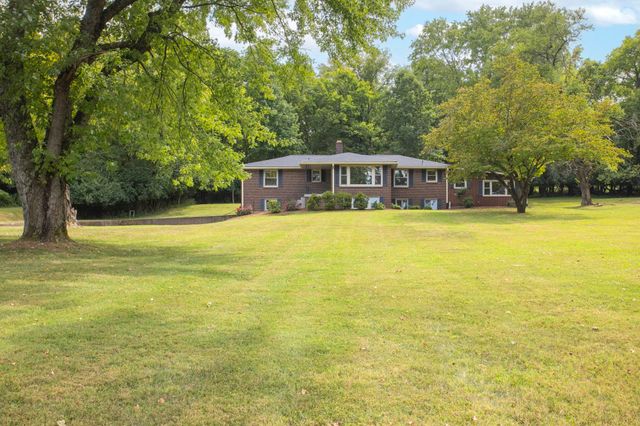 118 Bay Dr, Hendersonville, TN 37075
