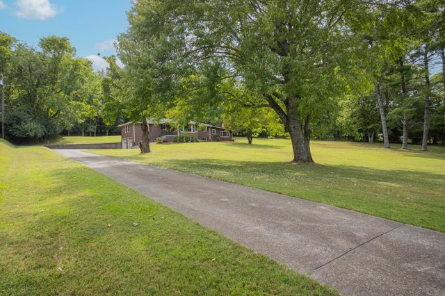 118 Bay Dr, Hendersonville, TN 37075