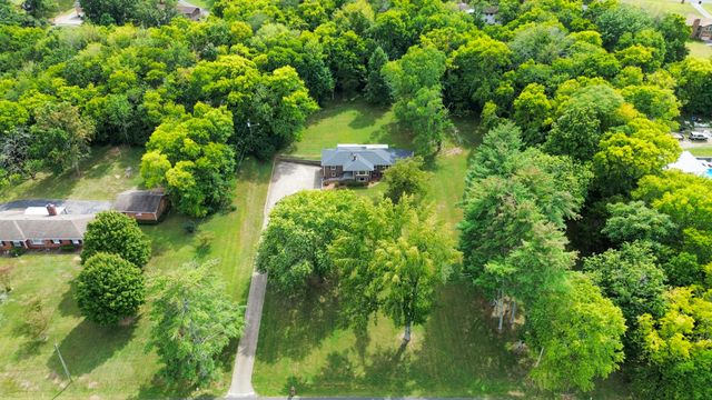 118 Bay Dr, Hendersonville, TN 37075