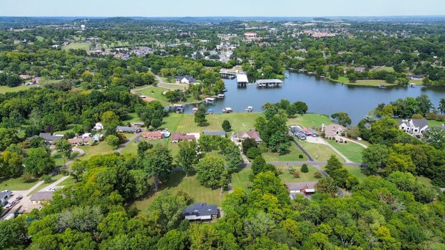 118 Bay Dr, Hendersonville, TN 37075