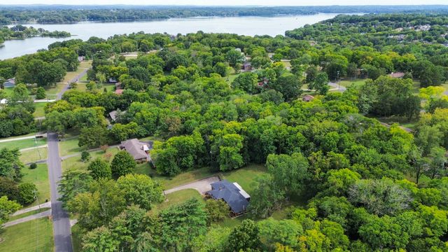 118 Bay Dr, Hendersonville, TN 37075