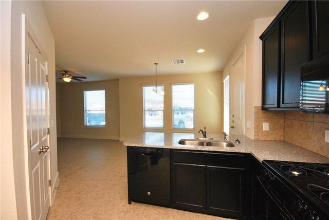 2222 Creekside LN C, Georgetown, TX 78626