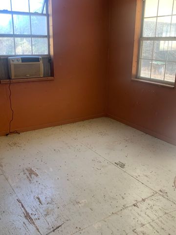 1252 Kelly Rd, Centerville, TN 37033