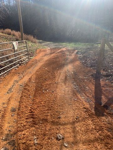 1252 Kelly Rd, Centerville, TN 37033