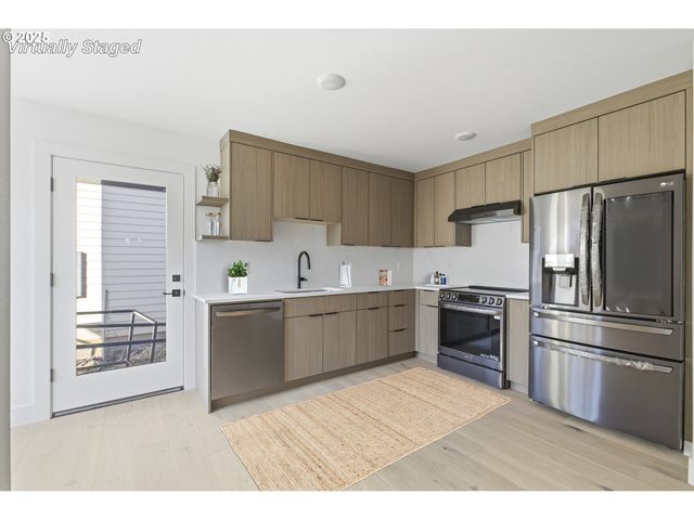 233 E Ave E, Lake Oswego, OR 97034