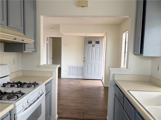 4813 Nara Vista Way 101, Las Vegas, NV 89103