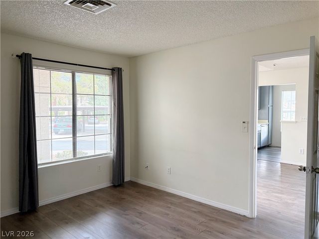 4813 Nara Vista Way 101, Las Vegas, NV 89103