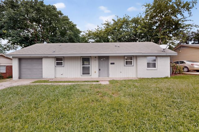 303 Westwood Drive, Euless, TX 76039