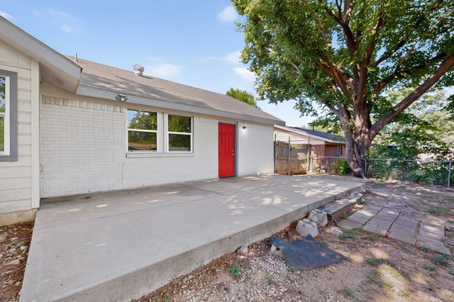303 Westwood Drive, Euless, TX 76039