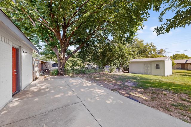 303 Westwood Drive, Euless, TX 76039