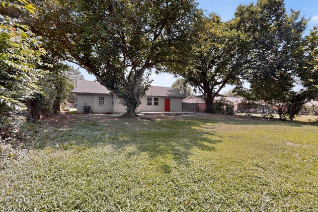 303 Westwood Drive, Euless, TX 76039