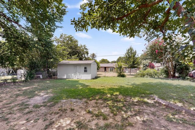 303 Westwood Drive, Euless, TX 76039
