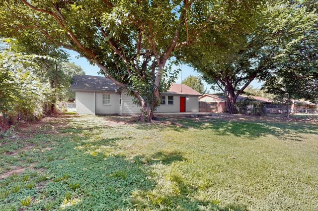 303 Westwood Drive, Euless, TX 76039