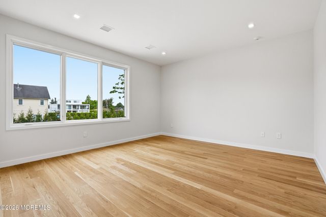 284 Norgrove Place, Long Branch, NJ 07740