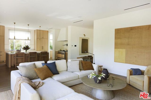 12128 Hesby Street, Valley Village, CA 91607