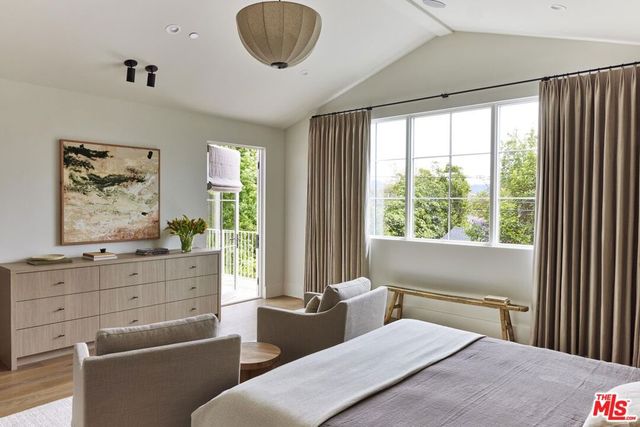 12128 Hesby Street, Valley Village, CA 91607