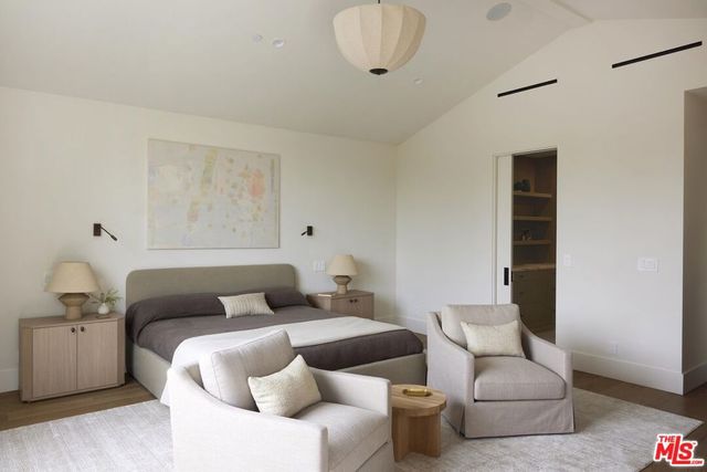 12128 Hesby Street, Valley Village, CA 91607