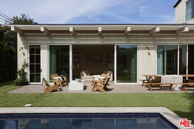 12128 Hesby Street, Valley Village, CA 91607