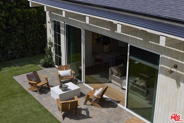 12128 Hesby Street, Valley Village, CA 91607