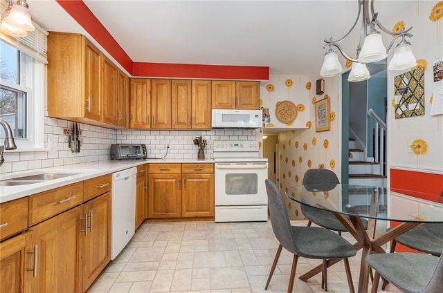 27 Marr Drive, Henrietta, NY 14534