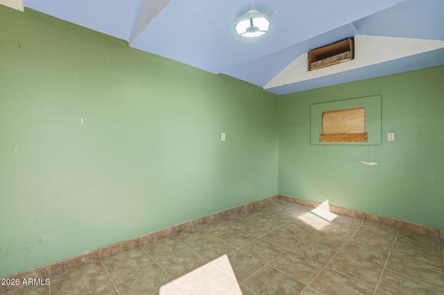 2021 E HOWE Avenue, Tempe, AZ 85281