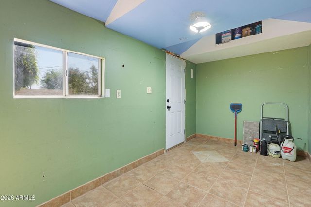 2021 E HOWE Avenue, Tempe, AZ 85281