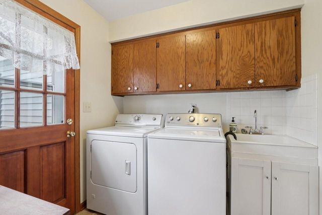 N61W29595 Woodfield ROAD, Hartland, WI 53029