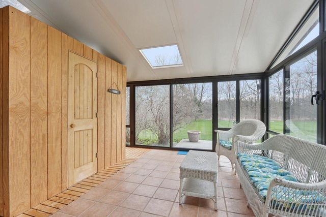N61W29595 Woodfield ROAD, Hartland, WI 53029