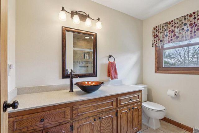 N61W29595 Woodfield ROAD, Hartland, WI 53029
