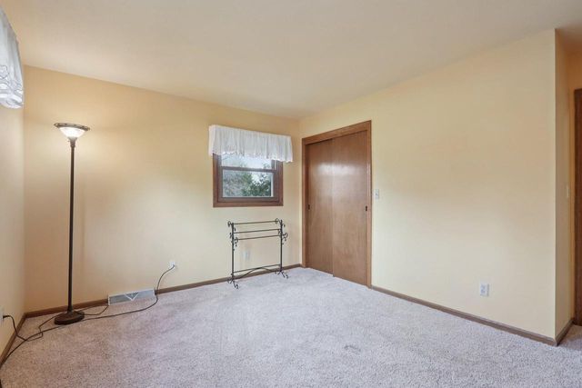 N61W29595 Woodfield ROAD, Hartland, WI 53029