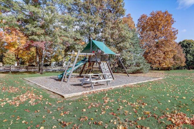 N61W29595 Woodfield ROAD, Hartland, WI 53029
