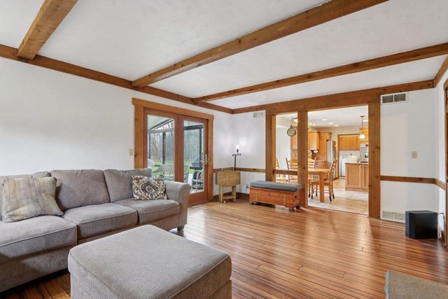 N61W29595 Woodfield ROAD, Hartland, WI 53029