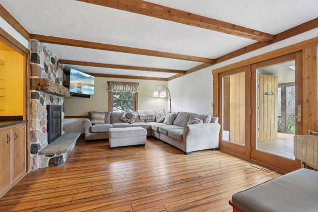 N61W29595 Woodfield ROAD, Hartland, WI 53029