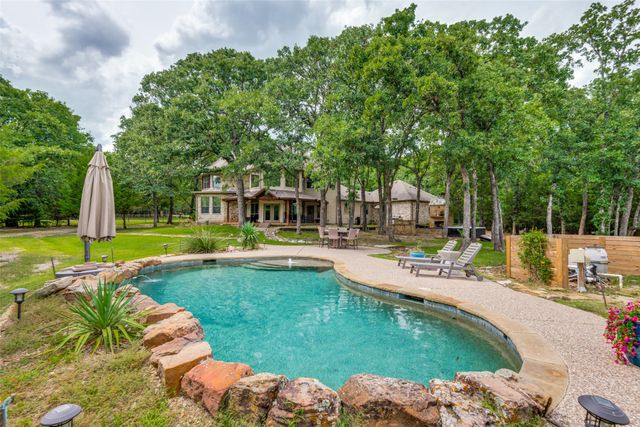 9011 Texas Trail, Terrell, TX 75160