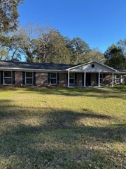 5412 Scanlan E Way, Satsuma, AL 36572