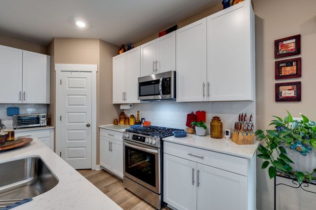 1605 Medinah Ln, Lebanon, TN 37087