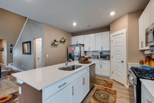 1605 Medinah Ln, Lebanon, TN 37087