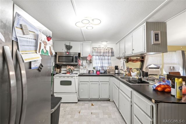 5699 S Sandalwood Way, Floral City, FL 34436