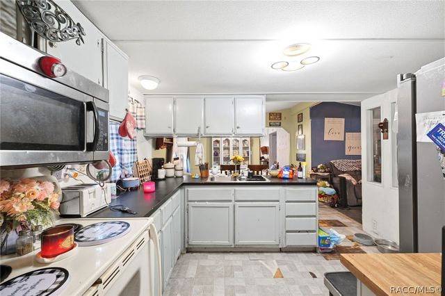 5699 S Sandalwood Way, Floral City, FL 34436