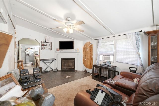 5699 S Sandalwood Way, Floral City, FL 34436