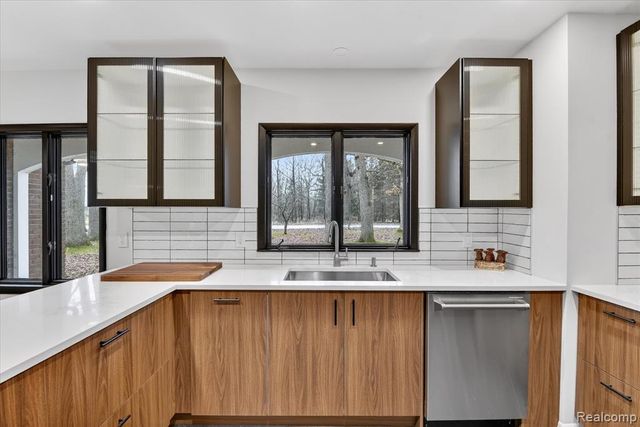 1020 N Fletcher Road, Dexter, MI 48130