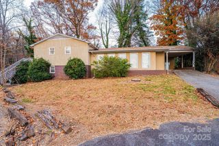 711 Meredith Court SW, Lenoir, NC 28645