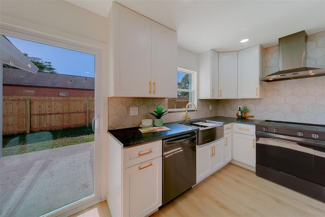 1837 SOURWOOD BOULEVARD, Dunedin, FL 34698