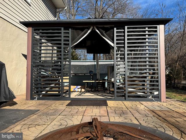 131 CASMAR ST SE, Vienna, VA 22180