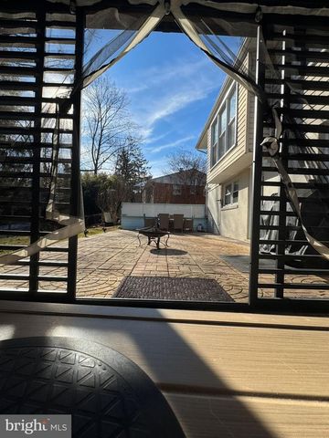 131 CASMAR ST SE, Vienna, VA 22180