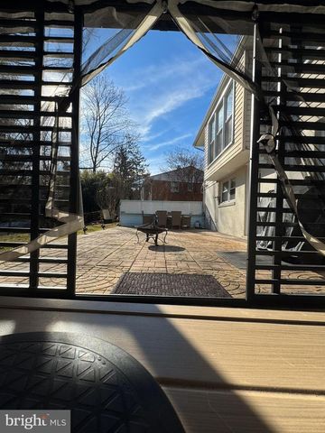 131 CASMAR ST SE, Vienna, VA 22180