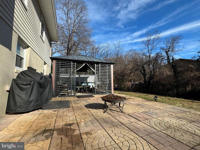 131 CASMAR ST SE, Vienna, VA 22180